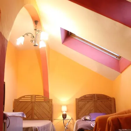 Hostel Pokoje Na Chmielnej 2 *