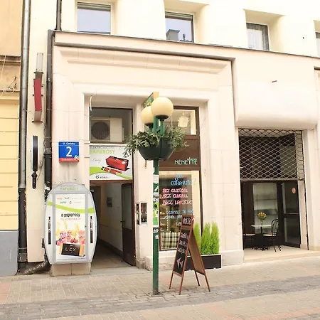 Hostel Pokoje Na Chmielnej 2 Varşova