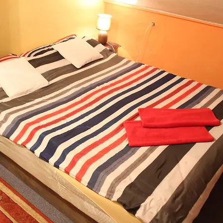 Na Chmielnej 2 * Warszawa